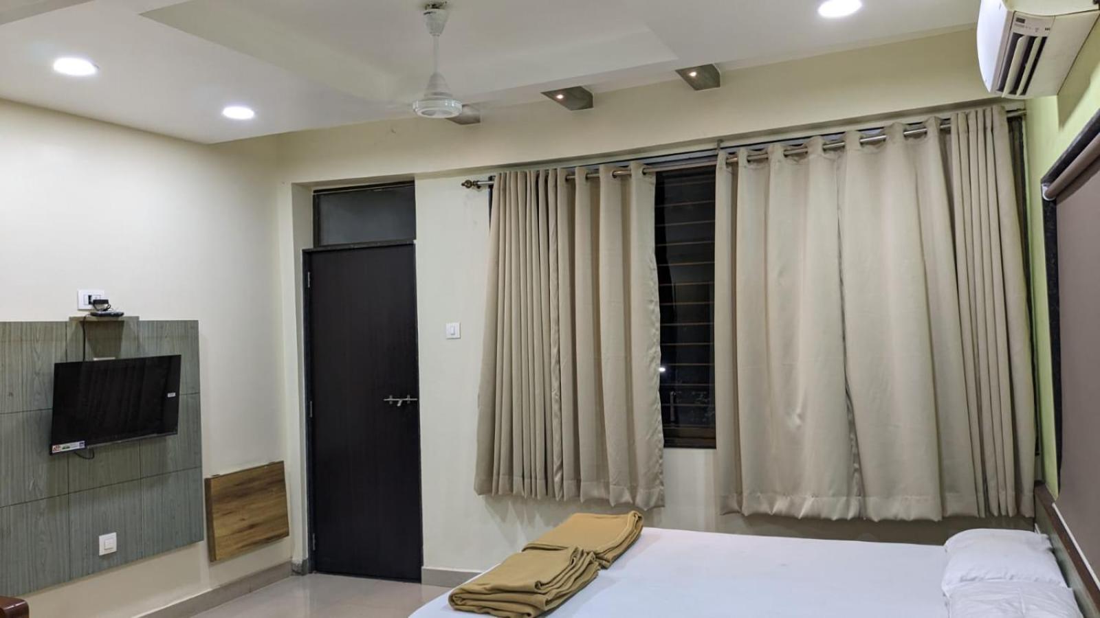 Hotel Aaba'S Gomantak Sawantwadi Buitenkant foto